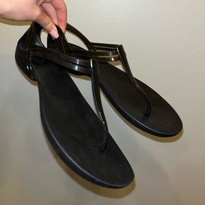 W8 CROC JELLY SANDALS